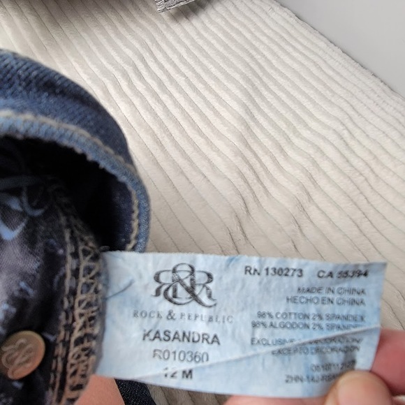 Rock & Republic Kasandra Jeans 12M Bootcut Blue Denim Mid Rise Studded Pockets - Picture 11 of 12
